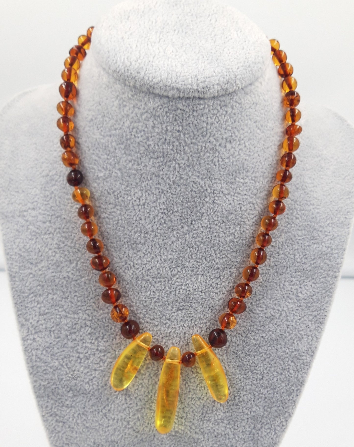 Baltic amber necklace for adult with pendant